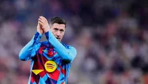 Barcelona wróciła z trofeum. Nagłe wieści ws. Lewandowskiego. Postawili warunek