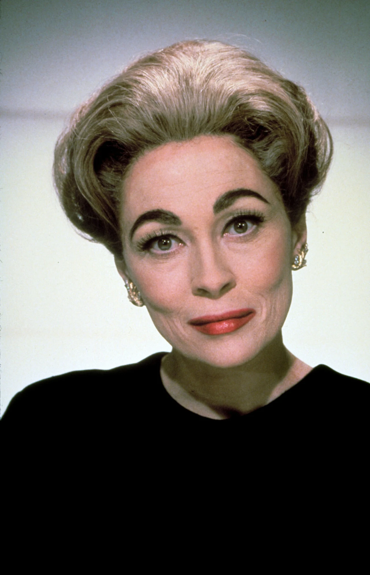 Faye Dunaway jako Joan Crawford w filmie "Najdroższa mamusia"