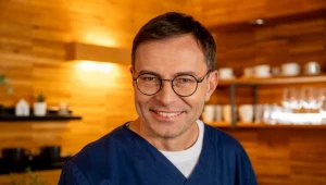 Do obsady "Na sygnale" dołączył Tomasz Bednarek, który od 28 lat wciela się w Jacka Boreckiego w "Klanie"