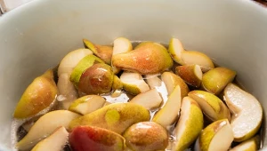 Domowy syrop gruszkowy na ból gardła, kaszel i chrypkę