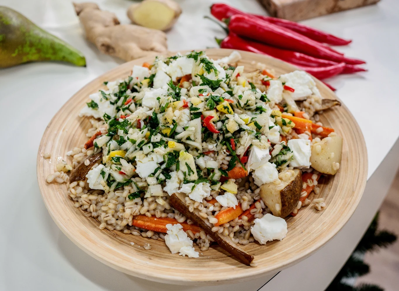 Kasza pęczak jest niezwykle uniwersalna i sprawdzi się jako baza lub dodatek do wielu dań