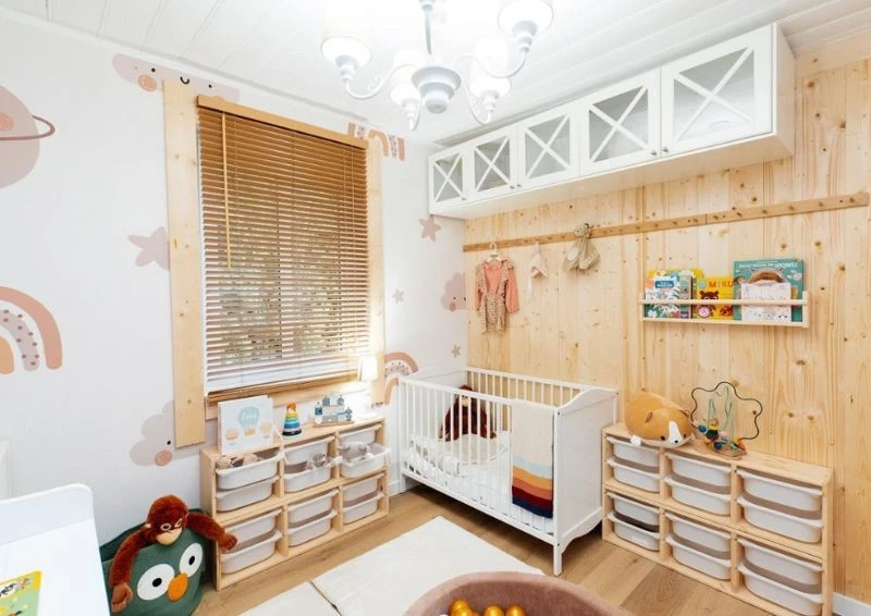 Pokój dziewczynek to radosna przestrzeń do spania i zabawy