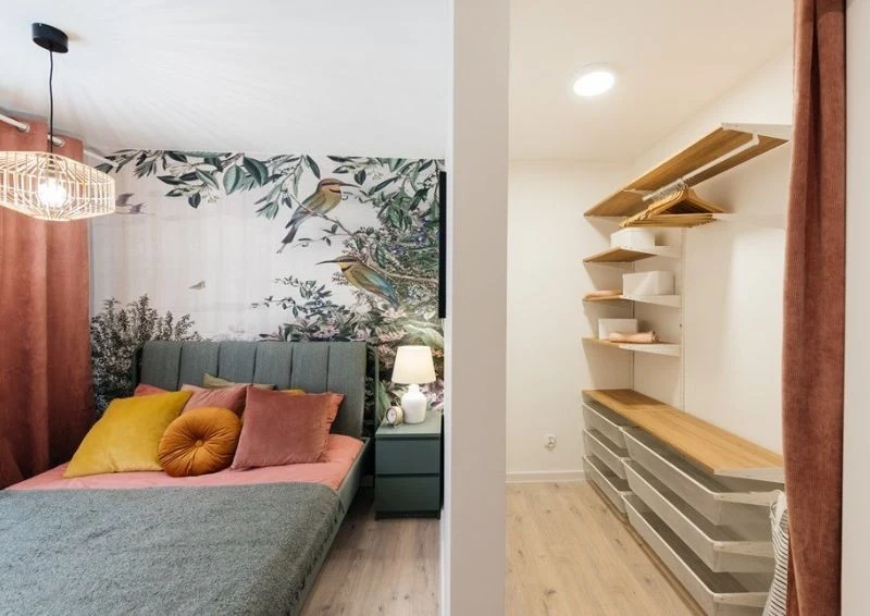 Do sypialni przylega teraz wygodna i pojemna garderoba