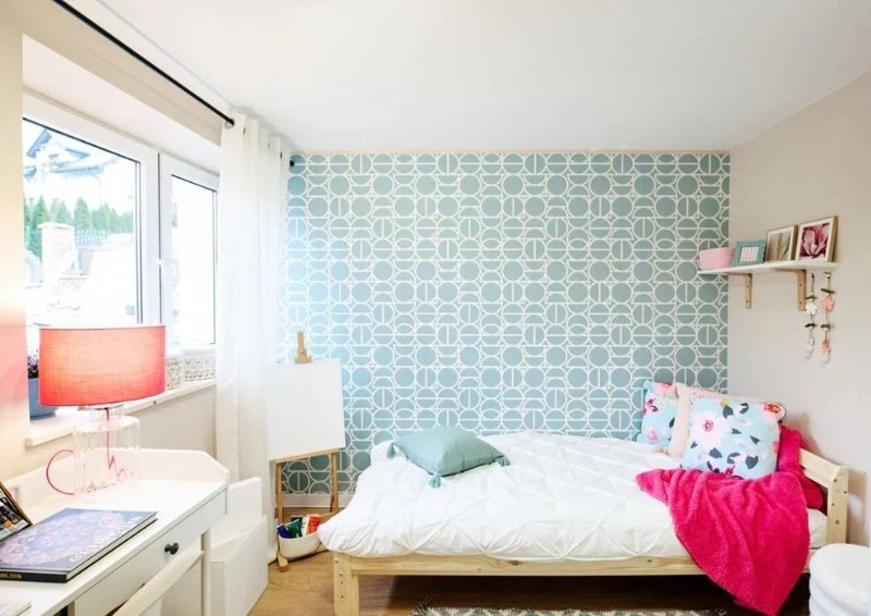 Zastosowano w nim jasne barwy