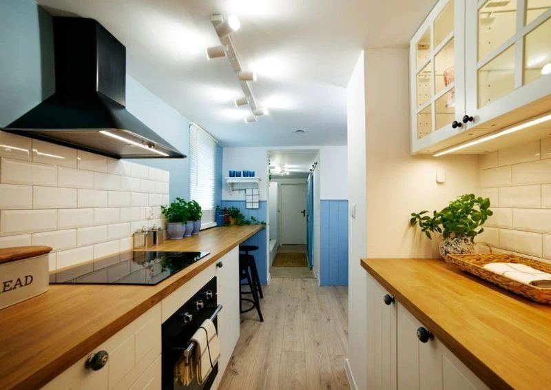 Nowa kuchnia to wąskie ale ustawne pomieszczenie