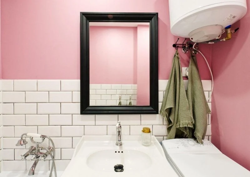 W pomieszczeniu pojawiła się wanna