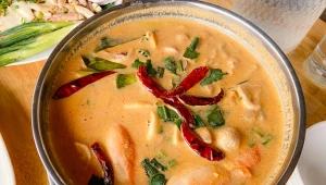 Do czego używać mleka kokosowego? Jego wszechstronność zaskakuje