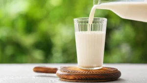 To mleko lepiej omijać szerokim łukiem. Dietetyczka ostrzega: "najgorsze"