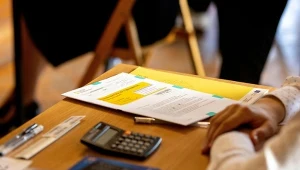 Maturzyści rozpoczęli próbny egzamin z chemii. Mamy arkusz CKE z odpowiedziami