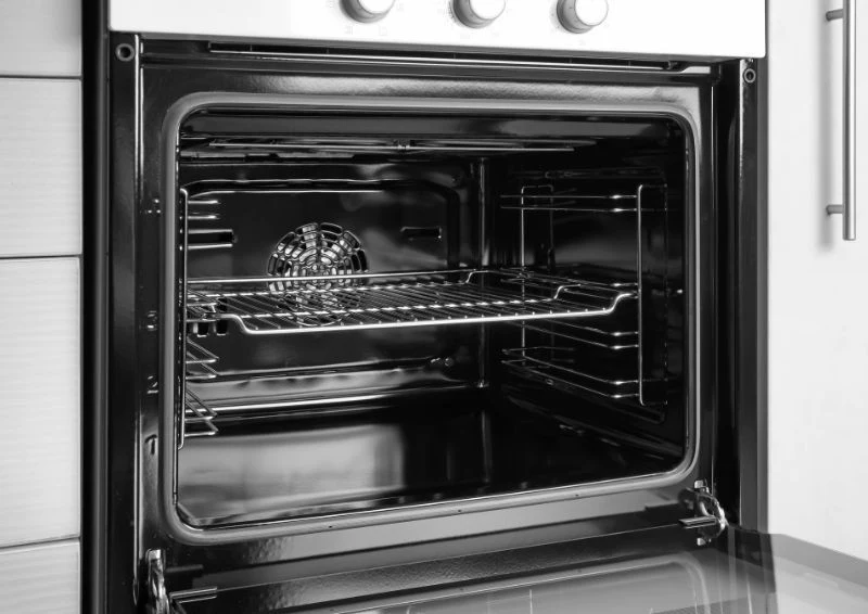 Zamrożony płyn do mycia naczyń przywróci błysk piekarnikowi.