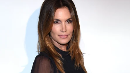 Nie do wiary, że dzieli je aż tyle lat! Cindy Crawford pojawiła się na jednej imprezie z córką - obie postawiły na czerń