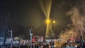 Dramatyczne sceny w Iranie. Wdarła się do kostnicy i wyniosła ciało córki