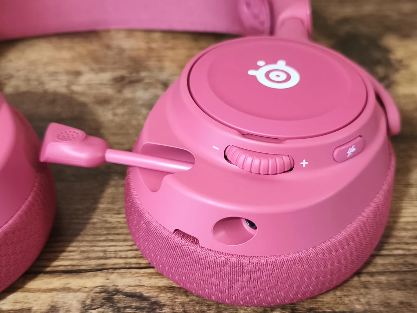 SteelSeries Arctis Nova 7P Wireless Gen 2