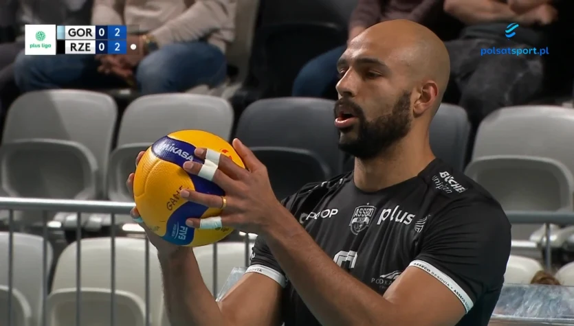 Ataki w meczu Cuprum Stilon Gorzów - Asseco Resovia Rzeszów. WIDEO