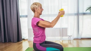 Tak pozbędziesz się "pelikanów". Rób dwa razy dziennie