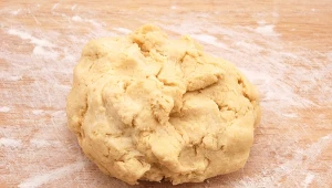 Lepszego przepisu na kruche ciasto nie ma. Szarlotka wychodzi obłędna