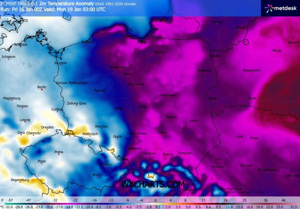 Mapa anomalii temperatury w Europie Środkowej z wyraźnie oznaczonymi krajami, skala kolorów pokazuje różnice temperatur względem normy, Polska i wschodnia część Niemiec objęte silnym ochłodzeniem z przewagą fioletowych i różowych barw.