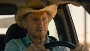 Liam Neeson w filmie "Strzelec wyborowy" (2021)