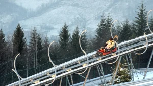 To najlepsze miejsce na sanki w regionie. Koniecznie wybierz się z dziećmi