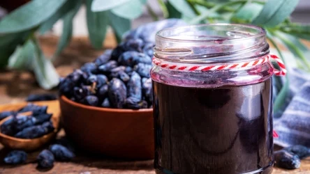 Regularne picie soku z jagody kamczackiej jest dobrym wyborem dla osób stawiających na profilaktykę zdrowotną 