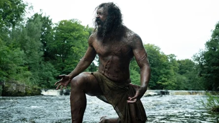 Kadr z filmu "28 lat później: Świątynia kości"