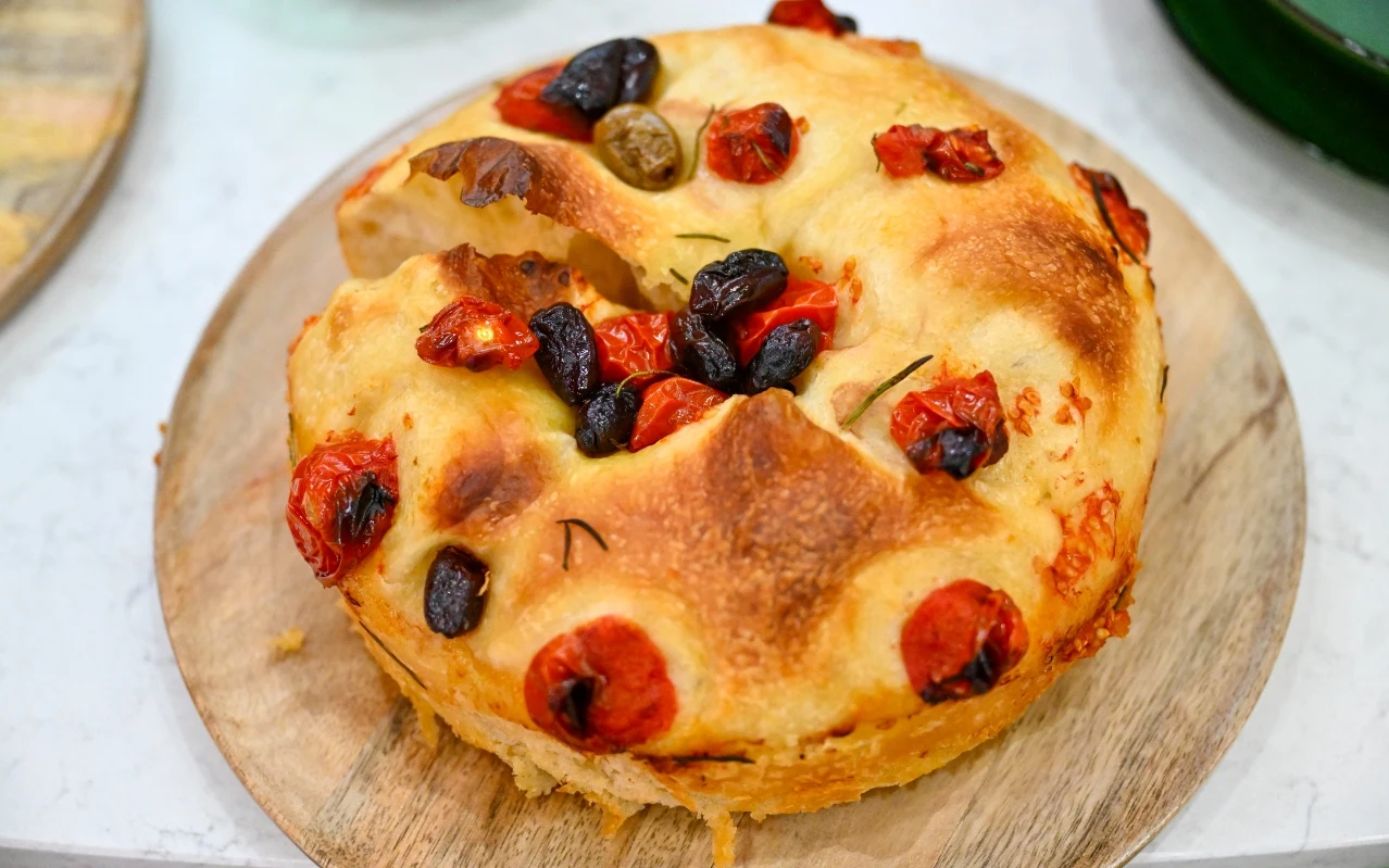 Focaccia con pomodorini z przepisu Emiliana Castagni