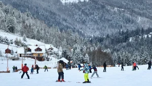 Uczniowie z pięciu województw rozpoczęli ferie zimowe. Ważny komunikat MEN