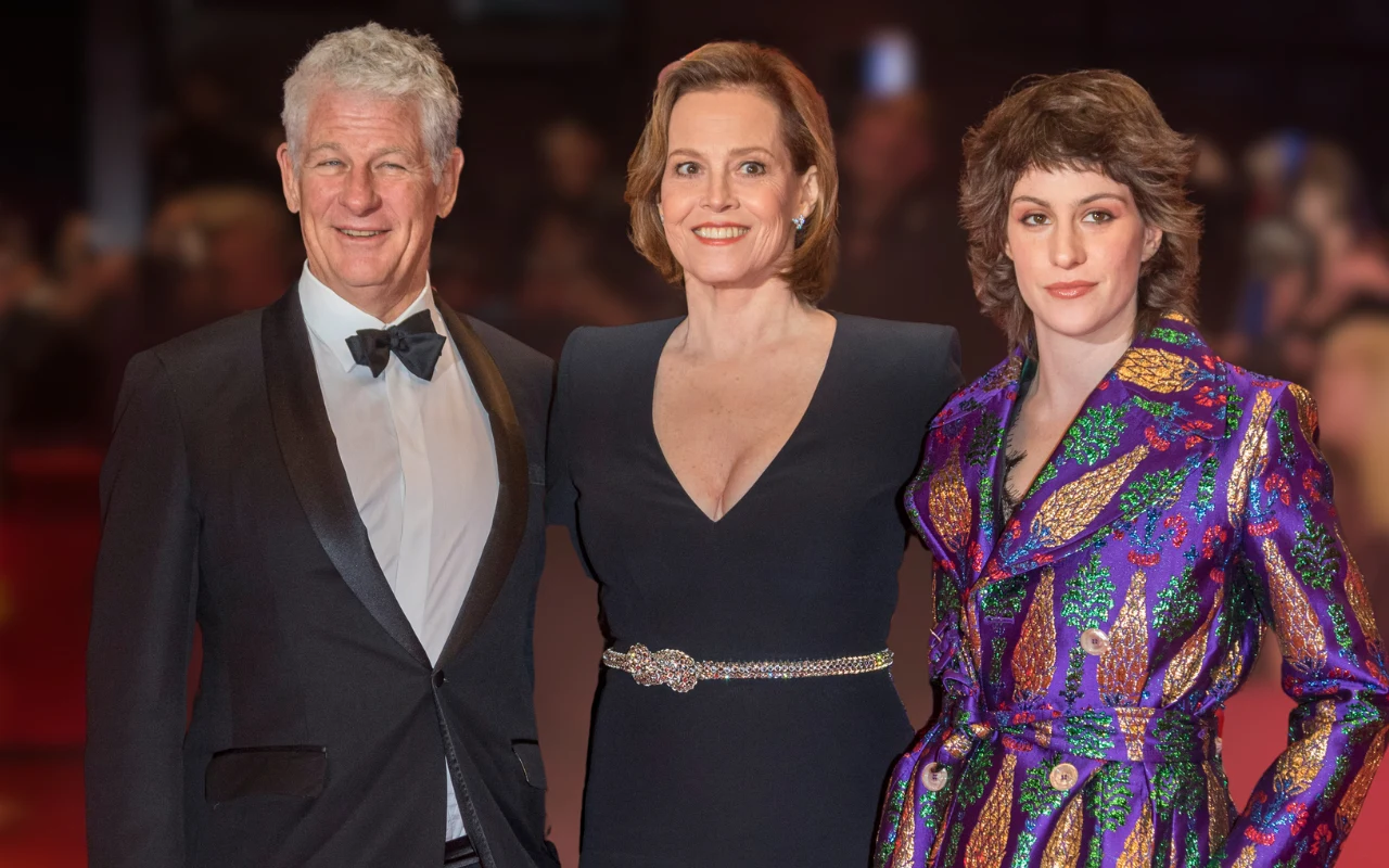 Sigourney Weaver z mężem i córką na premierze filmu w 2020 roku