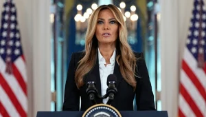 Czego nie dopowie, to "dowygląda"? Melania Trump działa i pokazuje siłę