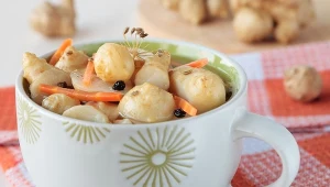 Kiszony jest niskokaloryczny i jest dobrym źródłem błonnika.