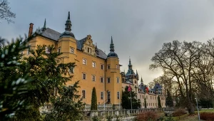 Położony na Dolnym Śląsku Zamek Kliczków jest eleganckim 4-gwiazdkowym hotelem mogącym pomieścić ponad 200 gości