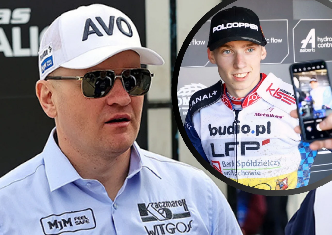 Mężczyzna w białej czapce z napisem AVO oraz okularach przeciwsłonecznych stoi w sportowym otoczeniu, w tle widoczne bannery sponsorów. Po prawej stronie w okrągłej ramce znajduje się młody mężczyzna w stroju sportowym z widocznymi logotypami sponsorów...