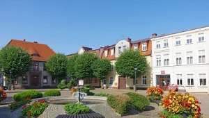 Zabytkowa starówka i deptak w Połczynie-Zdroju zachęcają do spacerów
