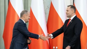 Na tej wojnie korzysta i prezydent, i premier