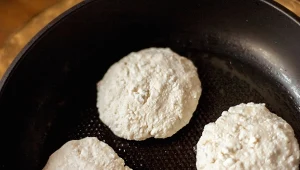 Placuszki pełne białka, które zawsze jem po aktywności fizycznej. Wystarczą dwa składniki 