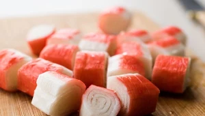 W swojej podstawowej formie nie wymaga gotowania, dlatego jest idealnym składnikiem dań na zimno.