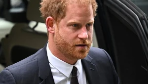 Książę Harry wrócił do Wielkiej Brytanii. Tym razem ma sprzymierzeńców