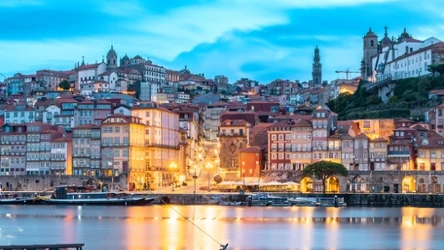 Porto to drugie pod względem wielkości miasto w Portugalii. Jakie atrakcje czekają na miejscu na turystów? 