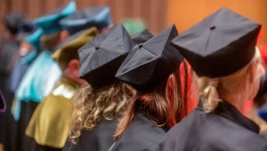 Dyplom nie chroni już w pełni, bo rynek pracy wymaga nowych kompetencji (zdj. ilustracyjne)