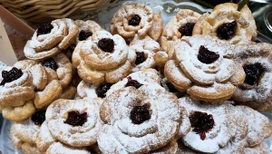 Jak przygotować róże karnawałowe? To bardzo proste!