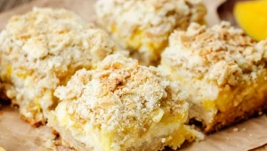 Szarlotka z masą serową łączy smak sernika i jabłecznika