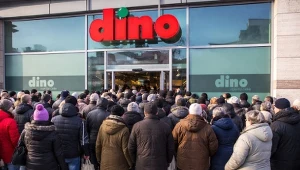 Dino wreszcie w Warszawie! Pierwszy sklep przyciągnął tłumy od rana