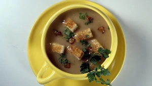 Ta zupa krem błyskawicznie cię rozgrzeje. Tania i bardzo smaczna 