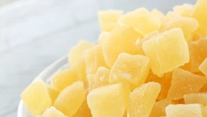 Te suszone owoce powinni włączyć do jadłospisu seniorzy.