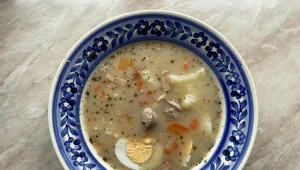 Ten dodatek sprawia, że żurek jest obłędny. Przepis babci z Podlasia