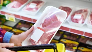 Ogromny błąd przy segregowaniu odpadów. Chodzi o wkłady z mięsa