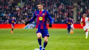 Barcelona pozostała bez wyjścia, Lewandowski jedyną opcją. Hiszpanie pewni