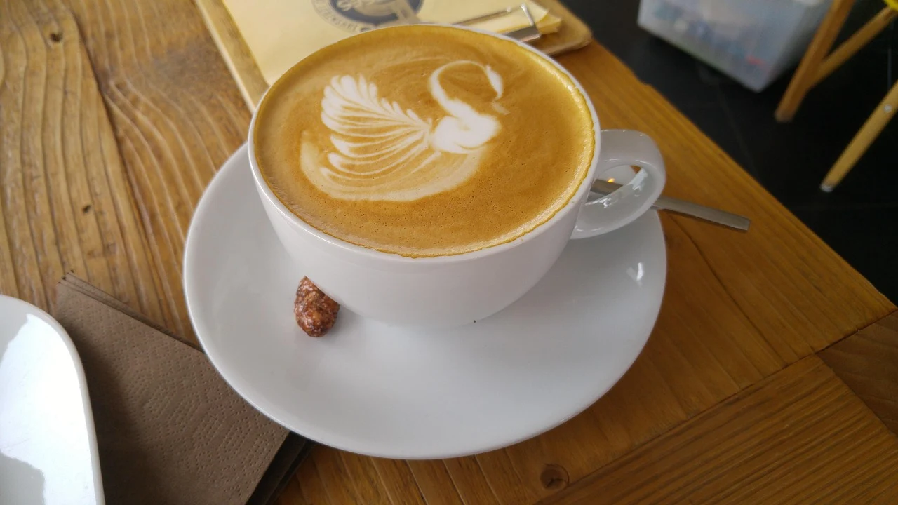 Kawa cappuccino z mleczną pianką