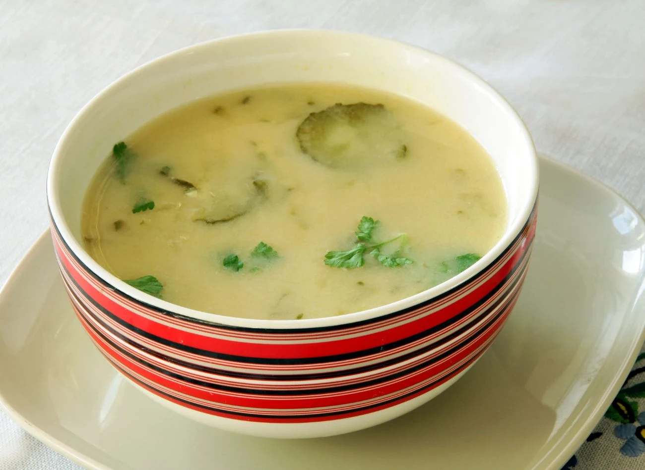 Obok rosołu i pomidorowej, to jedna z ulubionych zup Polaków. Jest bardzo zdrowa. Obok rosołu i pomidorowej, to jedna z ulubionych zup Polaków. Jest bardzo zdrowa.