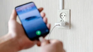 Telefony z baterią, które wytrzymają nawet tydzień bez ładowania